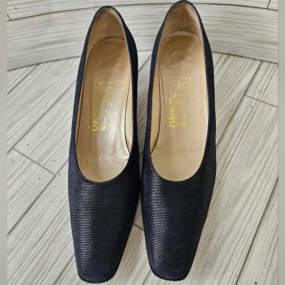 Salvatore Ferragamo Striped Suede Almond Toe Kitten Heels in Midnight Size 8.5 - Picture 3 of 12